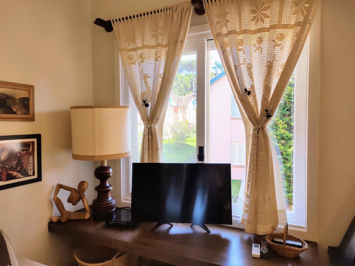 Agradavel Apt 2Quartos Para Familia Prox Ao Lago Negro - 4 Min Do Centro- Com Churrasqueira グラマド 部屋 写真